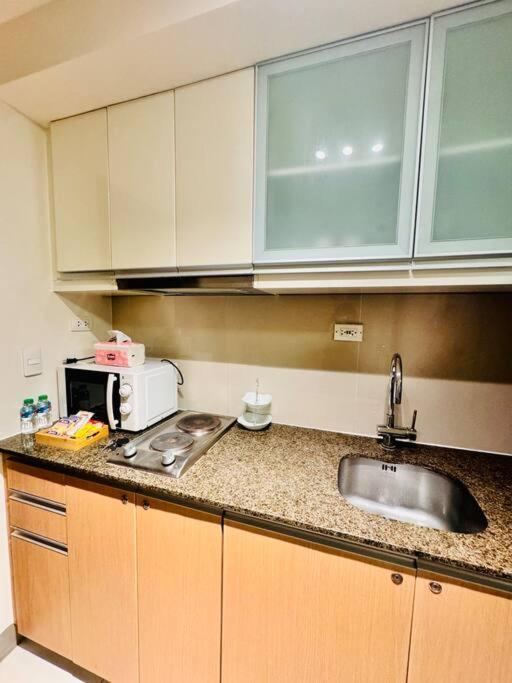 One Uptown Residences Bgc Taguig Eksteriør bilde
