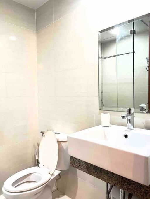 One Uptown Residences Bgc Taguig Eksteriør bilde