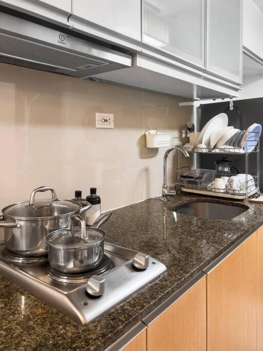 One Uptown Residences Bgc Taguig Eksteriør bilde